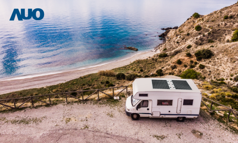 「可撓輕量化太陽光電板SunCurva」使用輕量特殊耐候型複合板取代傳統太陽能板的玻璃前板，不僅降低70%重量，每米平方僅3Kg；具有抗衝擊性能及通過電磁相容性測試，可應用於交通運輸工具，如露營車、遊艇等